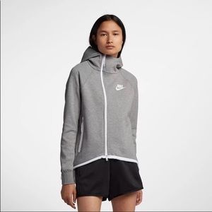 Nike Sportswear Tech Fleece Full-Zip Cape Jacket